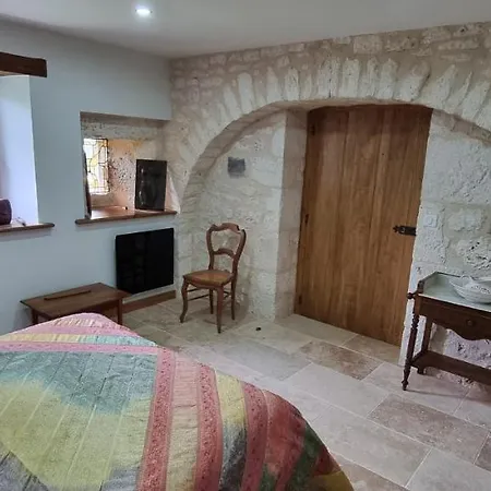 Ferme De Laspeyrieres Bed & Breakfast *