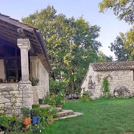 Alojamento de Acomodação e Pequeno-almoço Ferme De Laspeyrieres 3*
